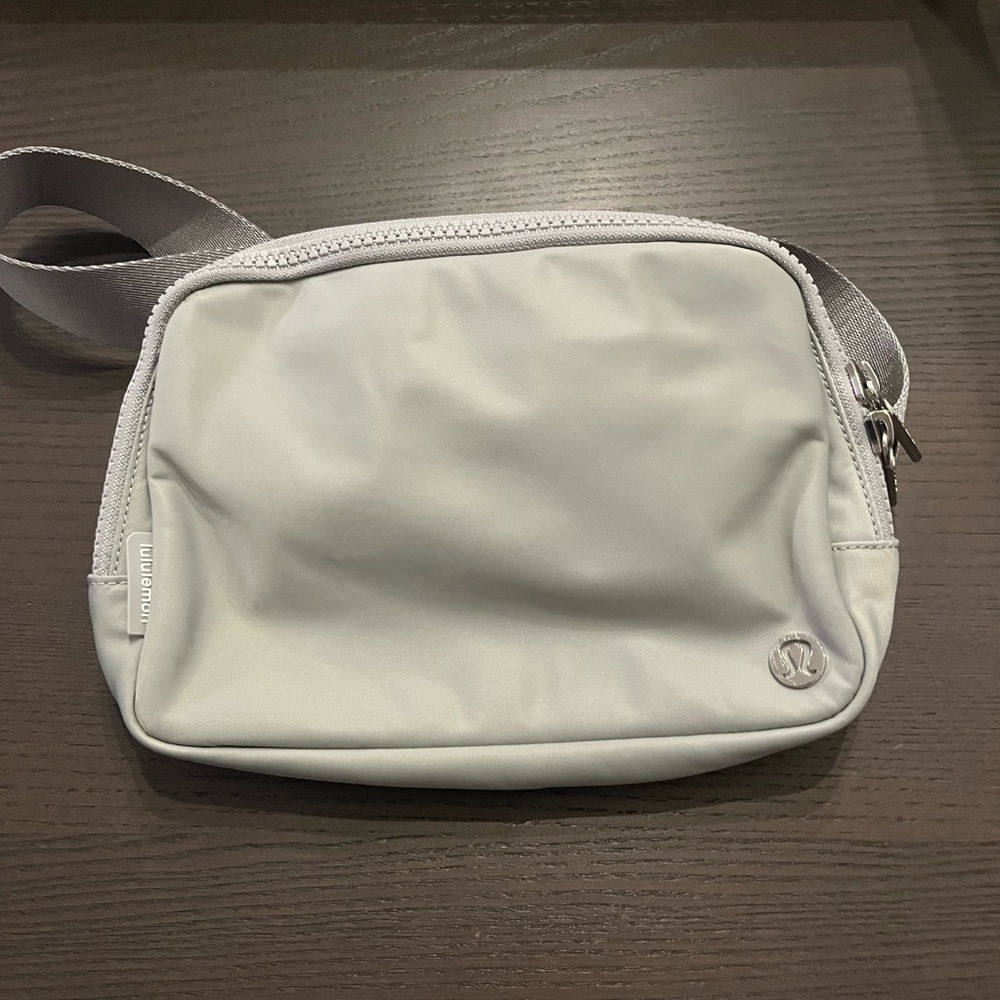 NWOT Lululemon Everywhere Belt Bag Large 2L